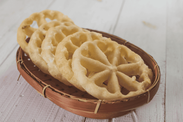 Mengapa Bisnis Kue Kembang Goyang Masih Bertahan?