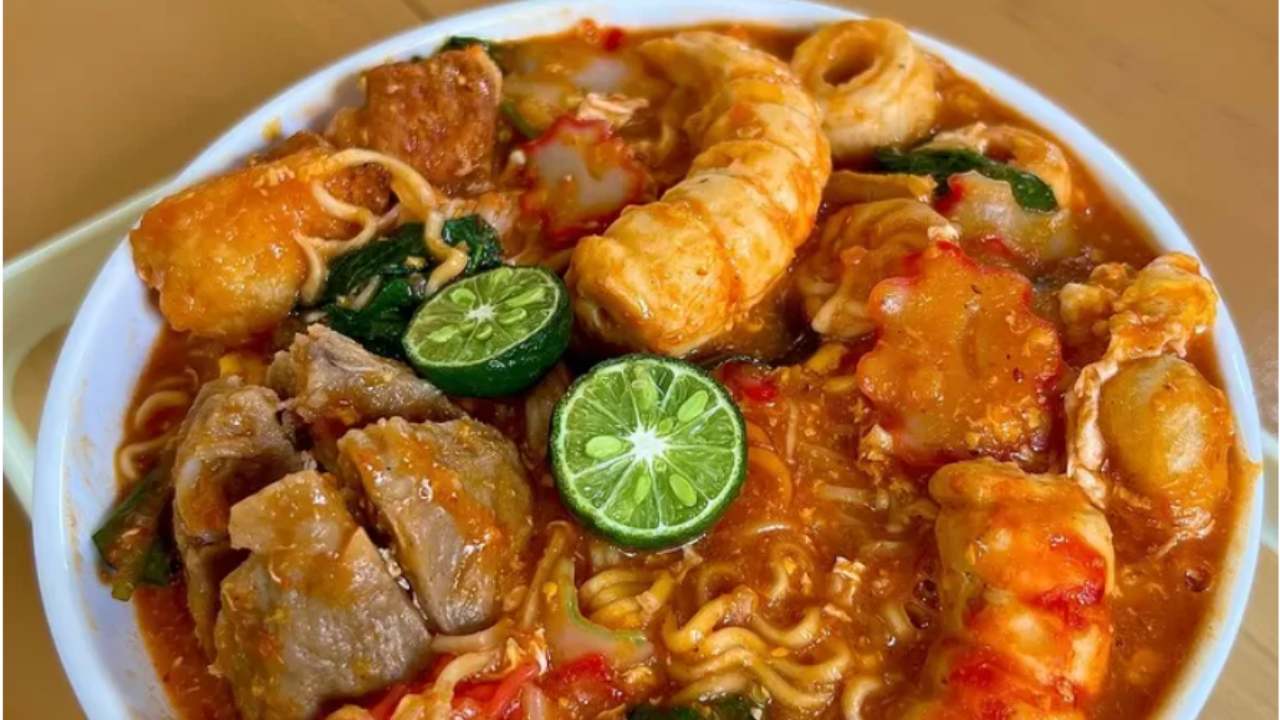Seblak Bandung Kuliner Pedas yang Membara di Lidah