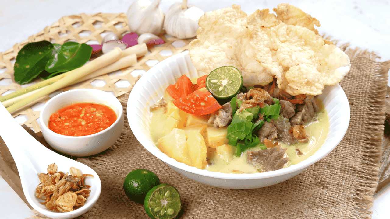 Menyesap Gurihnya Soto Betawi, Ikon Kuliner Jakarta