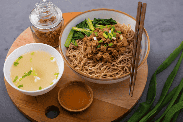 Pesona Mie Ayam yang Nggak Pernah Pudar
