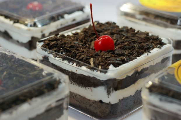 Tren Dessert Box Kekinian