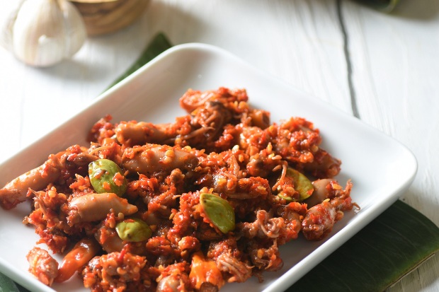 Menu Makan Siang Favorit Sambal Cumi Asin Petai