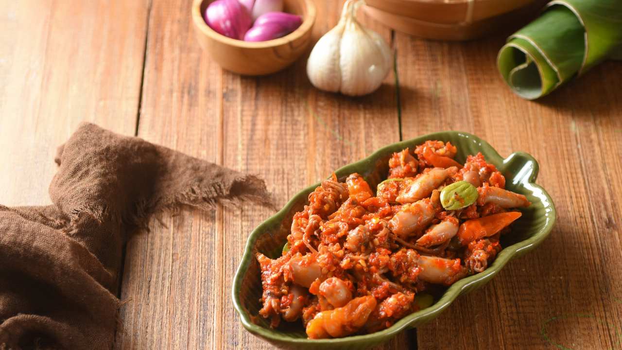 Sensasi Pedas Gurih Sambal Cumi Asin Petai