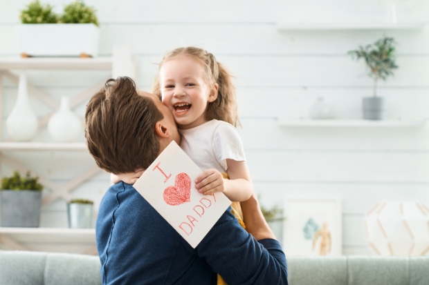 Berikan Surat atau Video Ucapan dari Keluarga