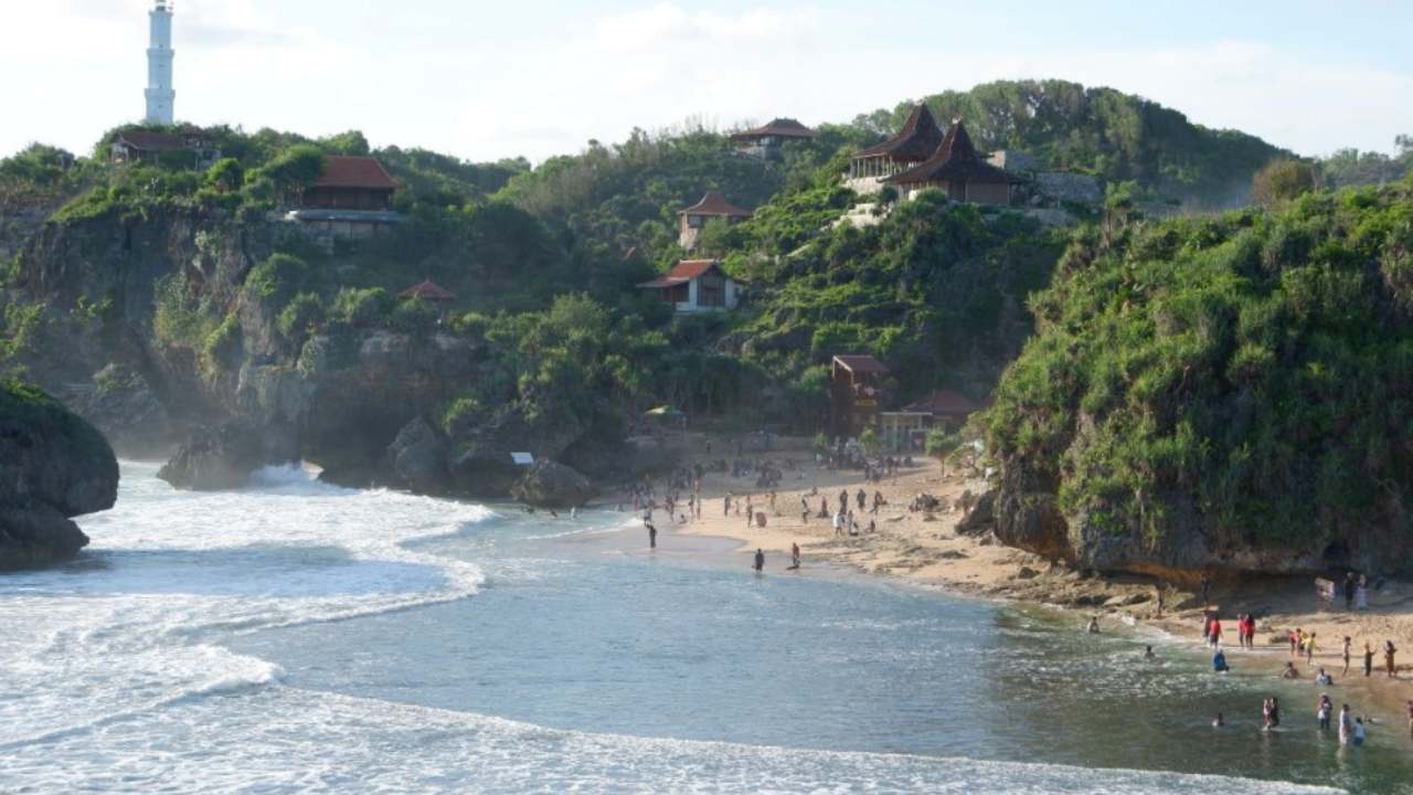 Pantai Ngrawe Destinasi Tertata Indah di Kawasan Gunungkidul
