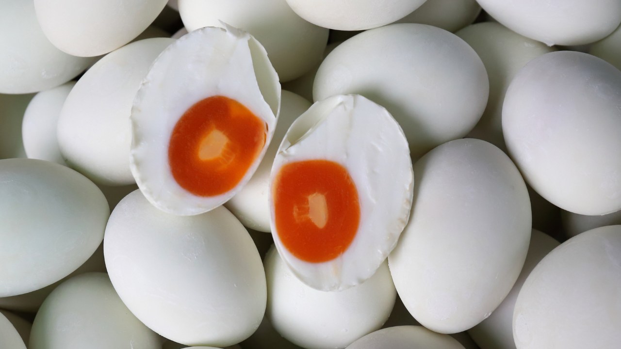 Bisnis Telur Asin Rumahan Kian Dilirik Pelaku UMKM