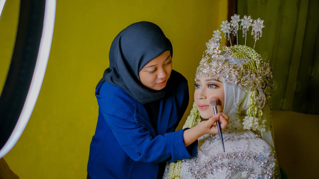Jasa MUA Profesional Diminati di Permintaan Rias Acara Spesial