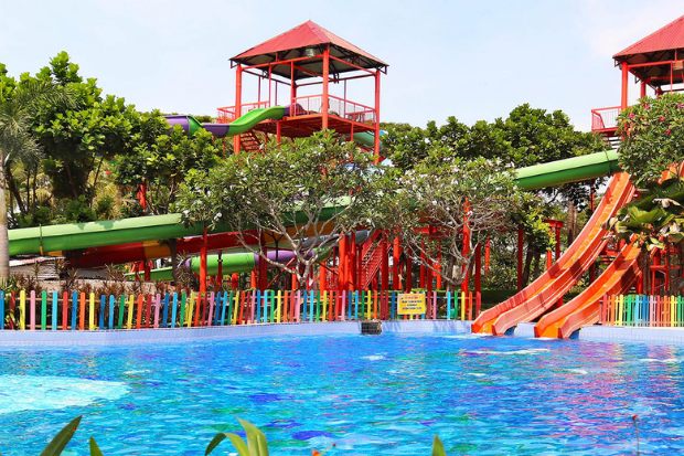 Wisata Keluarga Pantai Cermin Theme Park Makin Diminati