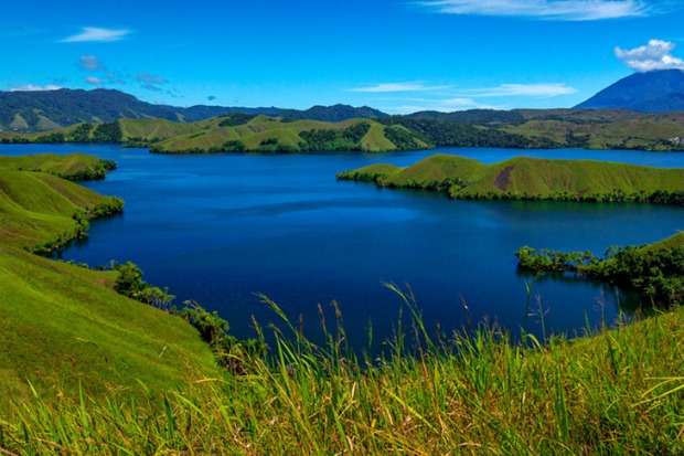 Danau Sentani Papua Simbol Kekayaan Alam Timur Indonesia