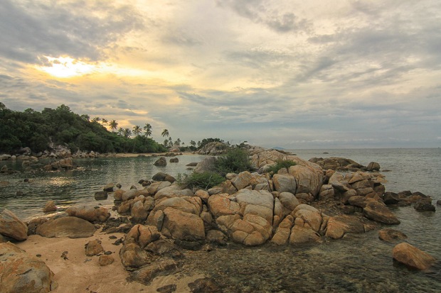 Destinasi Wisata Pantai Parai Tenggiri dan Dampak Ekonomi