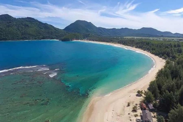 Keindahan Pantai Pasir Putih Lampuuk 