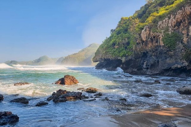 Pantai Gebyuran Cilacap