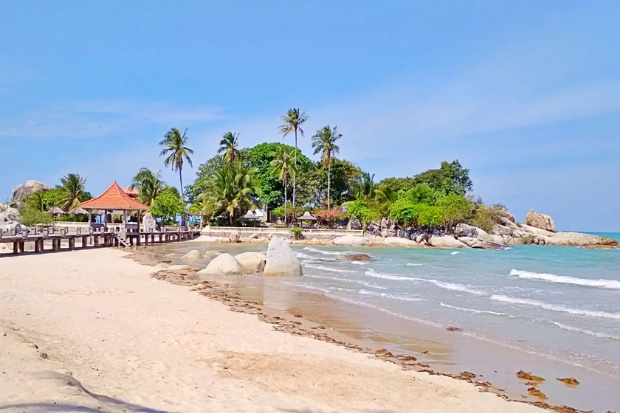 Pantai Parai Tenggiri Sungailiat dan Kemudahan Akses