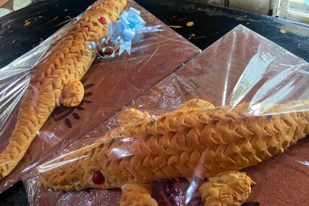 Roti Buaya Tradisional Bertahan dengan Inovasi Produksi