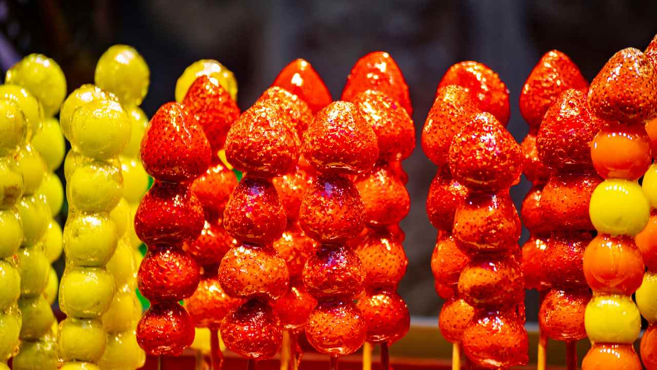 Tanghulu Buah Kuliner Manis di Berbagai Daerah