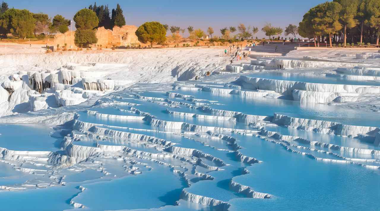 Pamukkale Turkey, Keajaiban Alam Putih yang Memukau Dunia