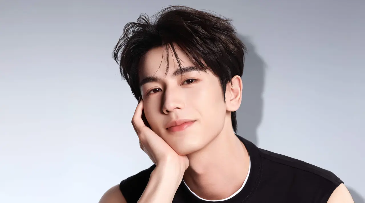 Zhang Linghe, Aktor Muda Berbakat yang Bersinar di Dunia Drama China serambi kabar